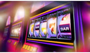 shwe8 ဘောလုံးပွဲ ကြည့်ရင်း live in-play betting ပြုလုပ်နေသော မြင်ကွင်း